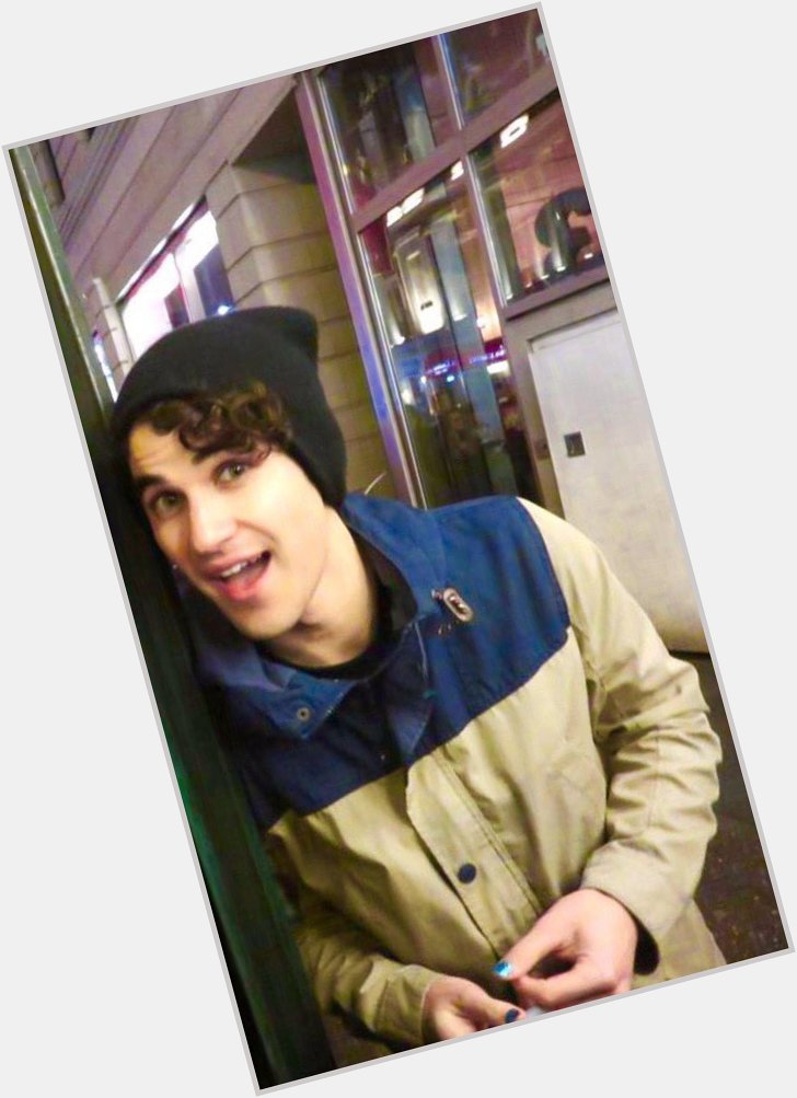 ITS OFFICIAL!! HAPPY BIRTHDAY TO THE BEST IDOL OF THE WORLD LADIES AND GENTLEMAN, DARREN CRISS 