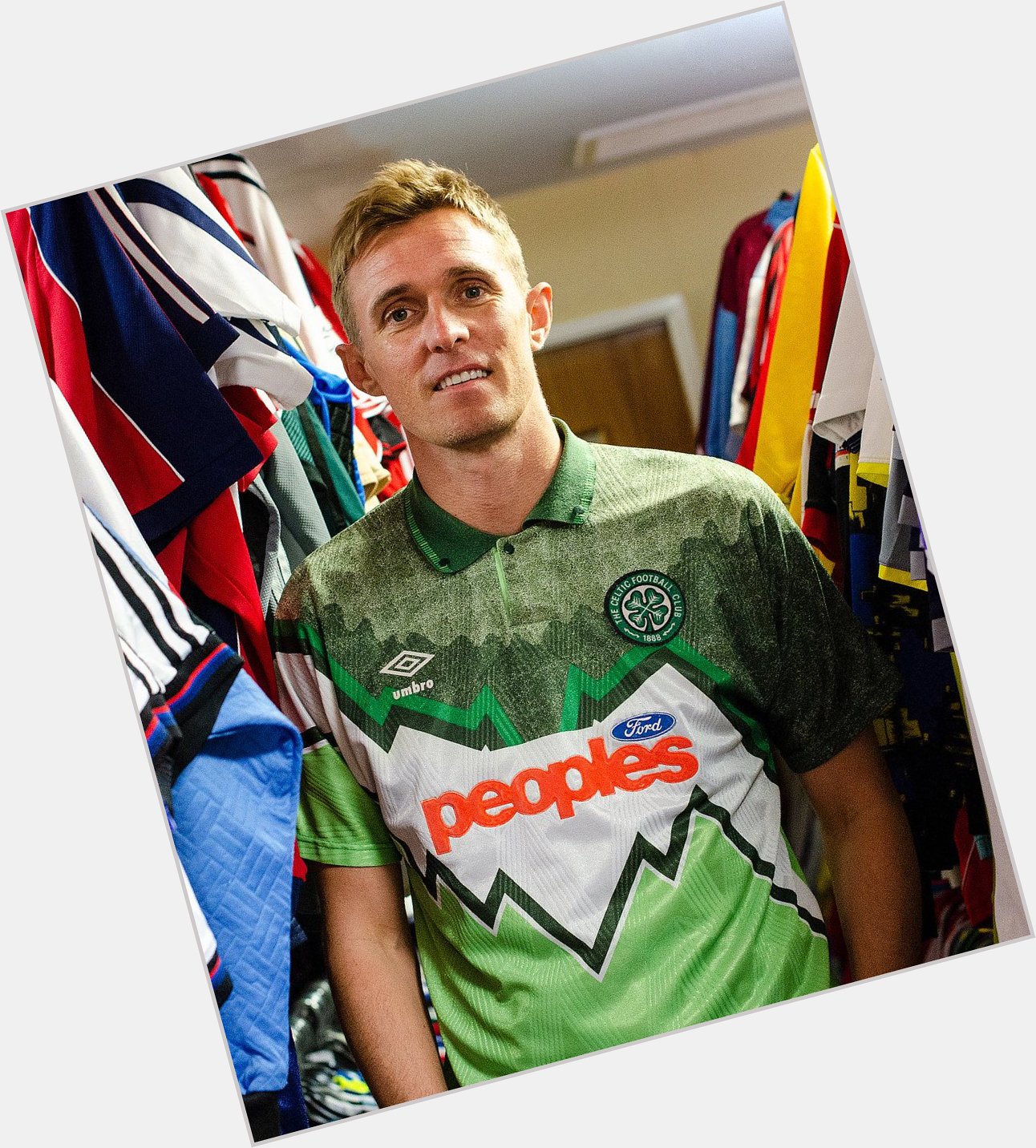 Happy Birthday Darren Fletcher! Throwback to when he visited us at our last HQ! 