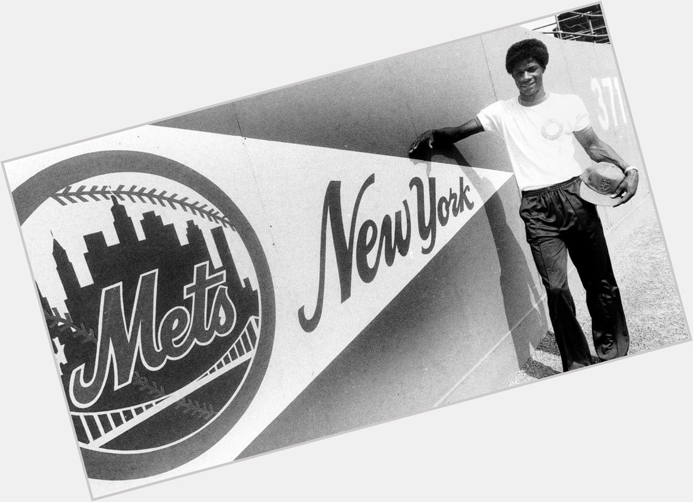 Happy 57th birthday to Mets great Darryl Strawberry. 