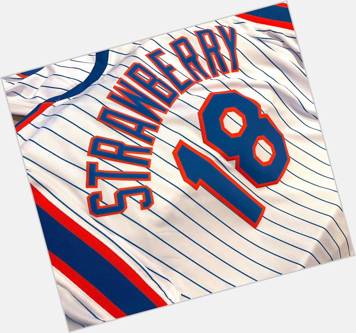 Happy Birthday to 1986 World Series Champion, Darryl Strawberry!        