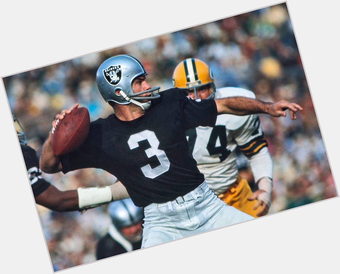 Happy Birthday to the 1st great Raiders QB, The Mad Bomber AKA Daryle Lamonica!!! 