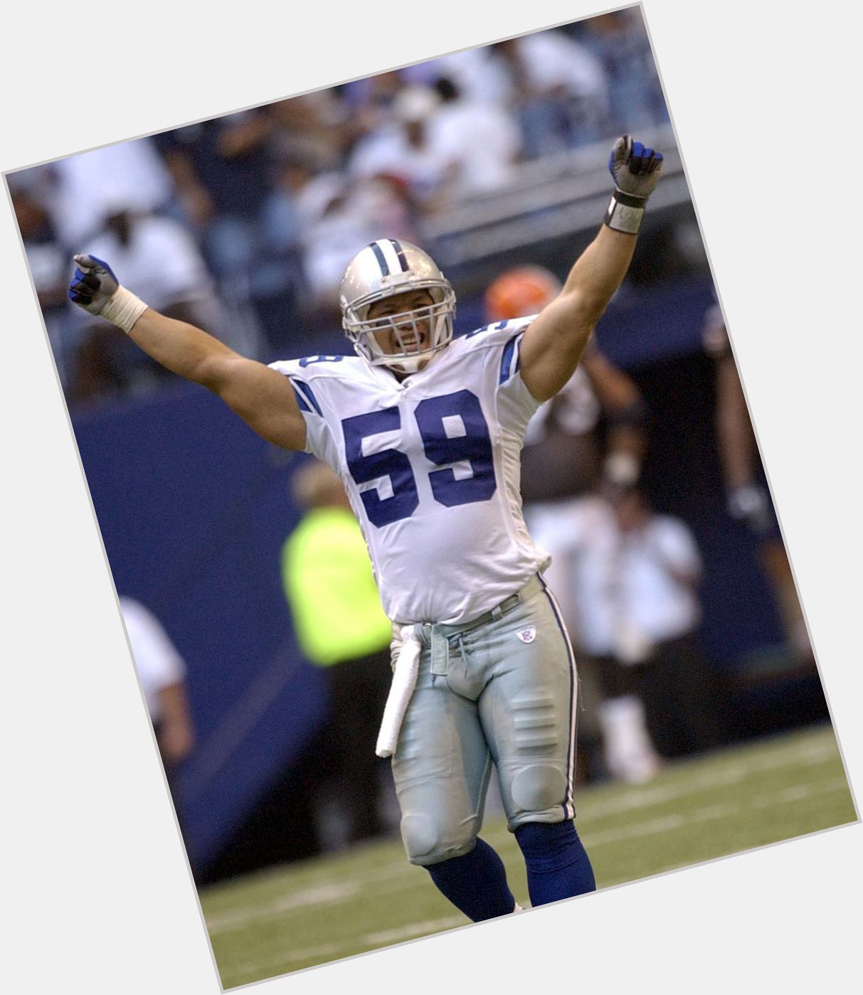 Happy Birthday to former LB Dat Nguyen. | 