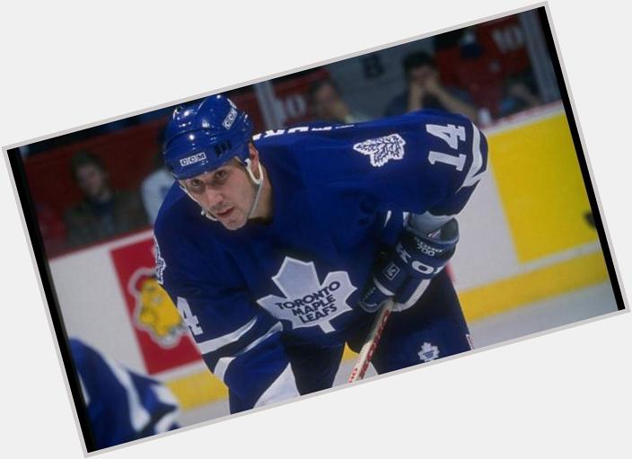 REmessage to wish former 50-goal scorer Dave Andreychuk a Happy Birthday. He turns 52 today. 