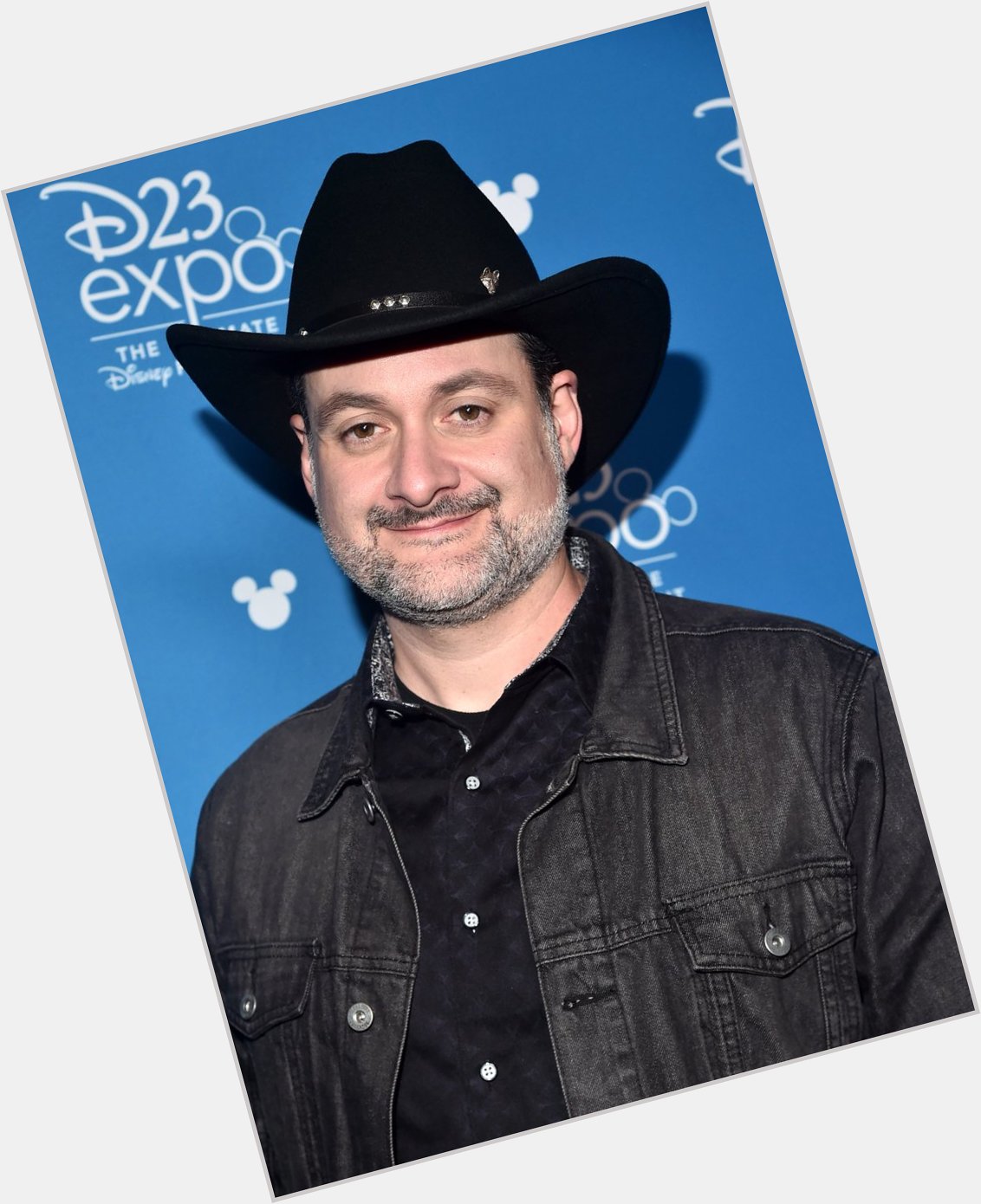 Happy birthday to a Dave Filoni for giving us Rebels and Clone wars and making me fall in love with them! 