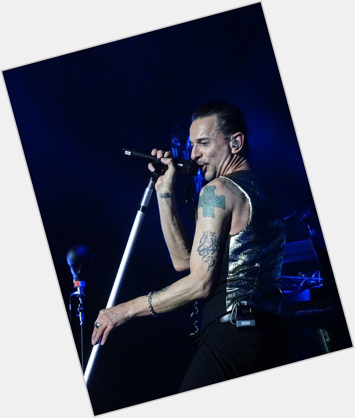 Happy birthday to Dave Gahan     here\s a pic i took in Amsterdam! 
