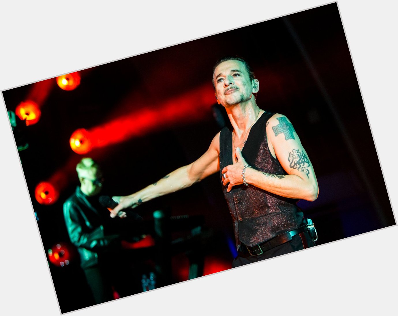 Happy birthday, Dave Gahan! The frontman turns 59 years old today. : 