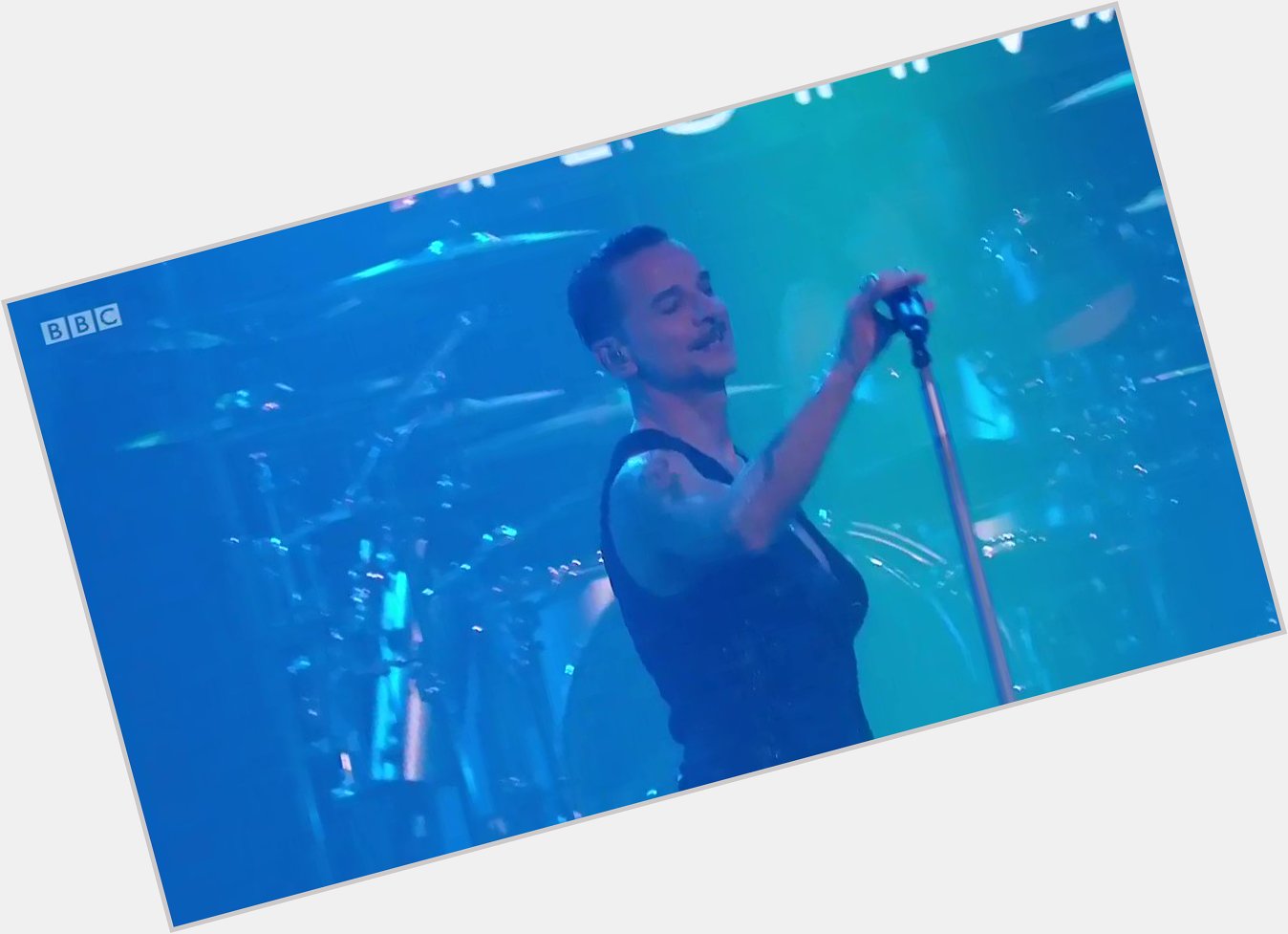 Happy Birthday, Dave Gahan.

This performance will always be here, in our heart. 