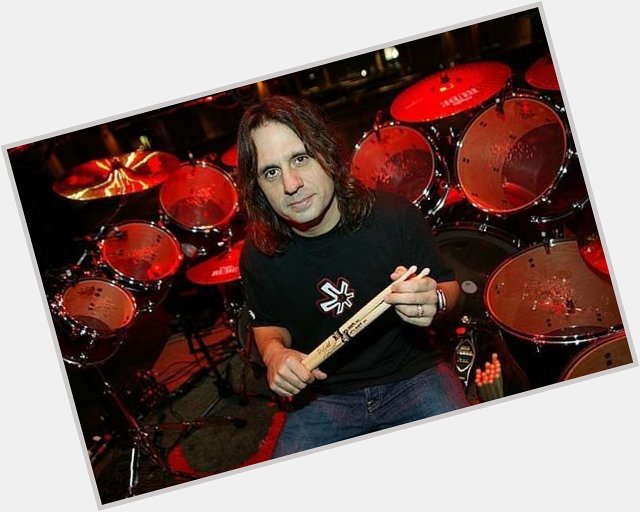 All wish a happy birthday to the double bass drum god Dave Lombardo.
FUCKING SLAAAAAYEEEER!!!! 