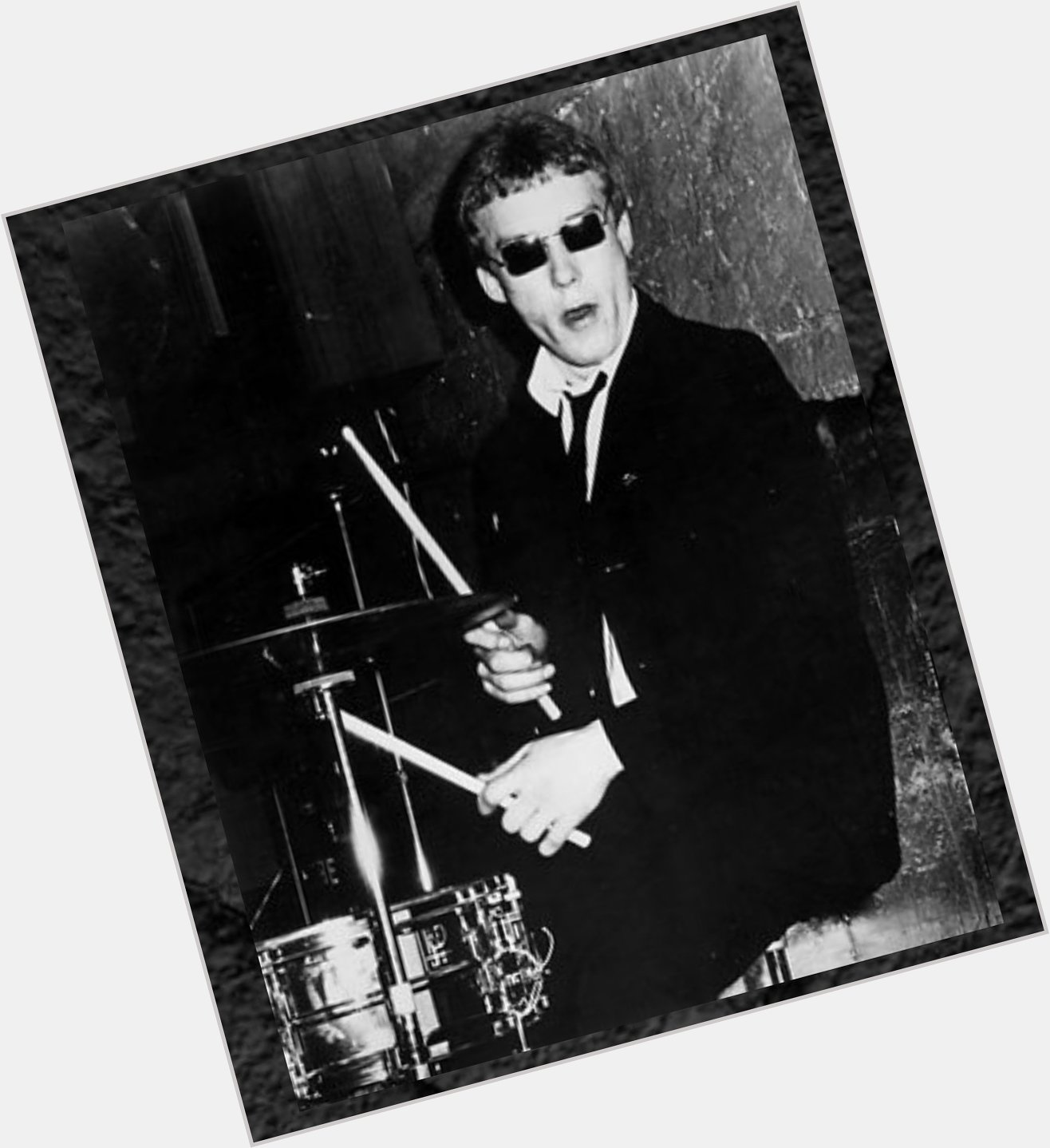 Some love for the drummers today. Happy Birthday to Rick Buckler of The Jam and Dave Lovering of the Pixies. 