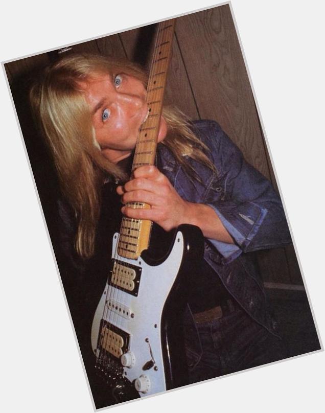 Happy birthday to one of my favourites guitarist ever Dave Murray. 