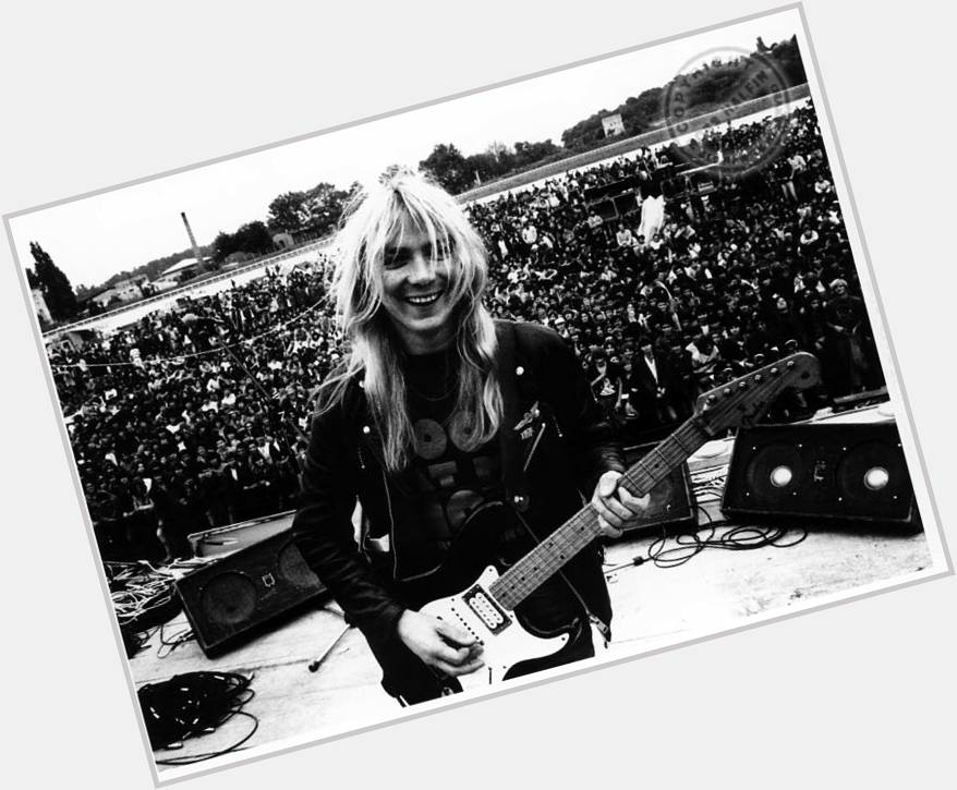Happy Birthday Dave Murray ! True inspiration when i started playing guitar. 