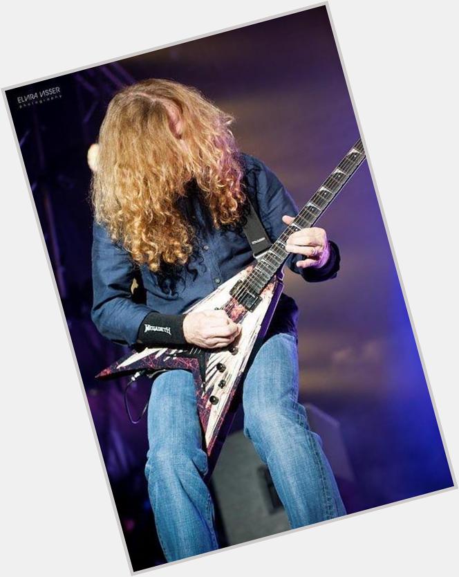 Happy Birthday Dave Mustaine, for many it a perfect being. 