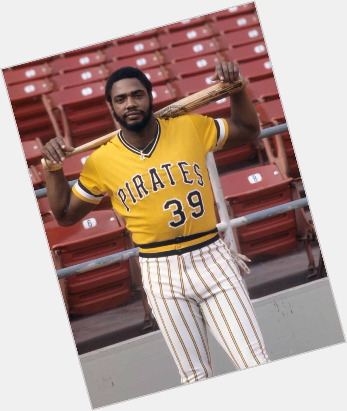 Happy birthday to The Cobra Dave Parker who turns 69 today 6/9/2020. 