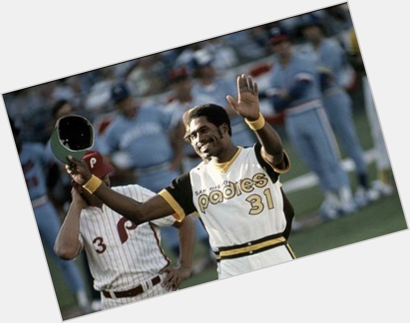 A Happy Birthday to former Outfielder and Hall of Famer Dave Winfield 