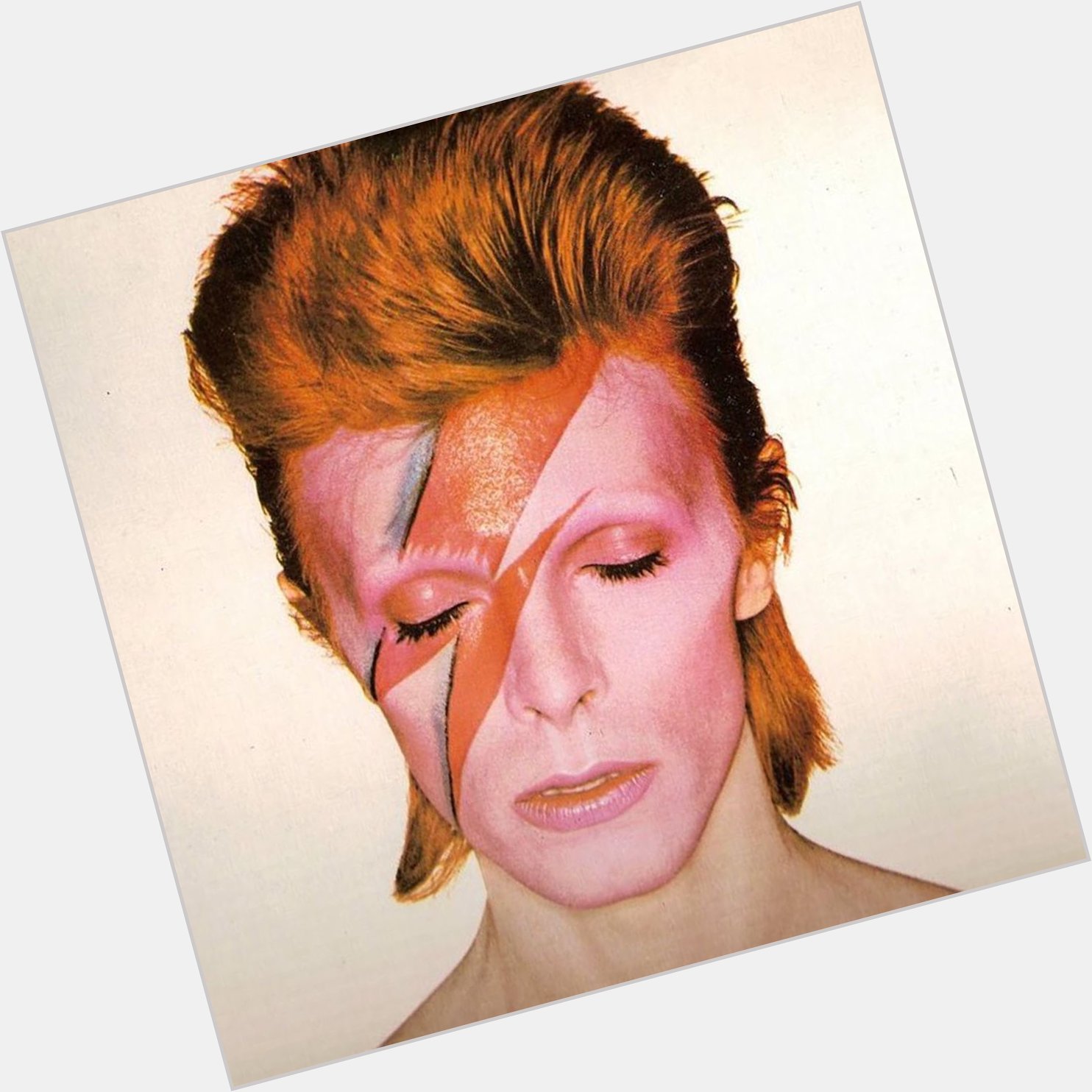 Today would\ve been David Bowie\s 74th birthday.

Musician, Actor, Pioneer. 

Happy Birthday, Starman 