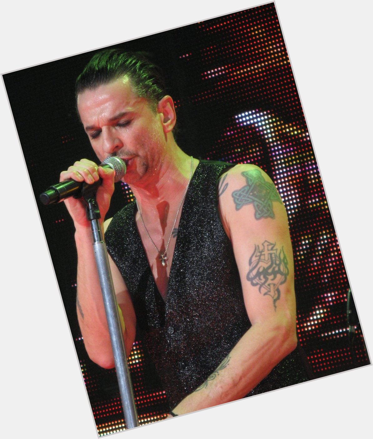 Happy Birthday to Depeche Mode\s David Gahan, born on this day in 1962.

Photo: Noa Hassin. 