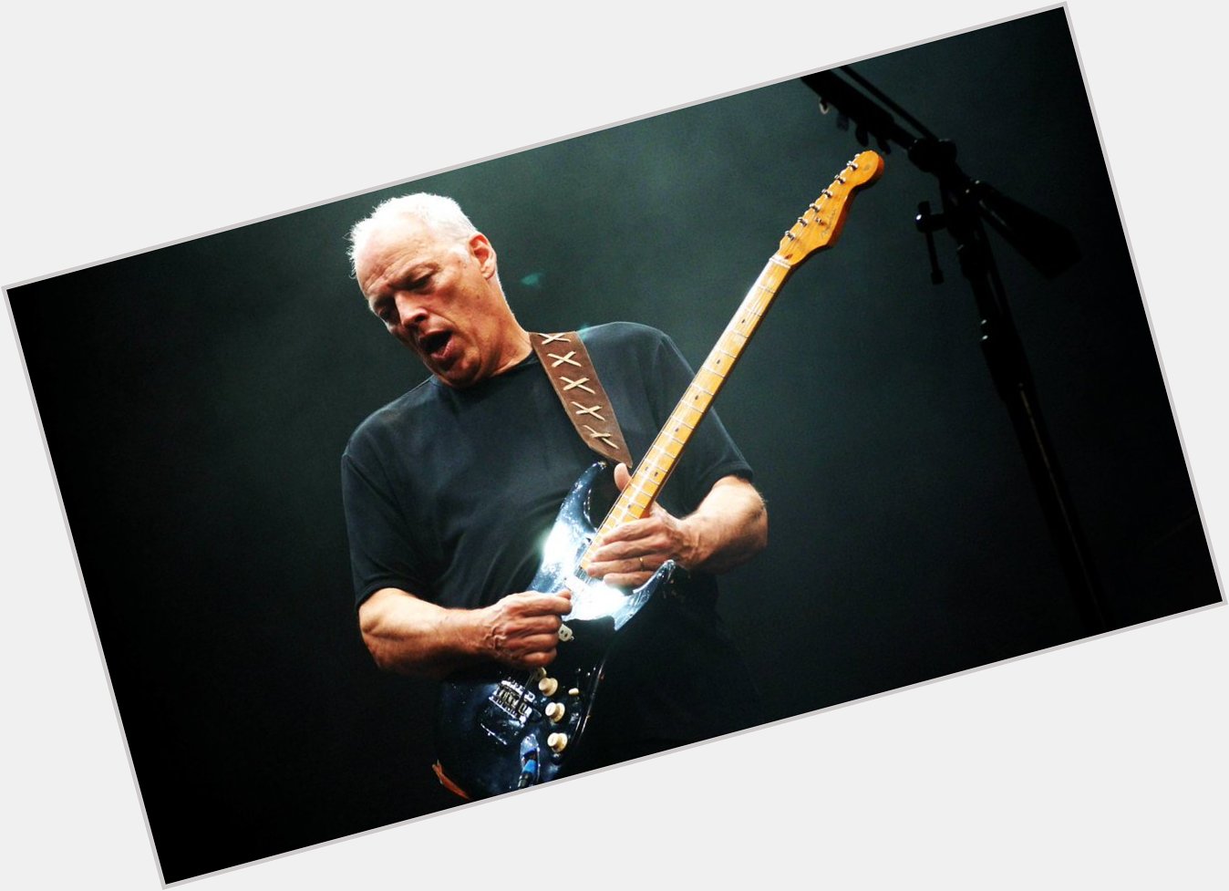 Please join me in wishing a very Happy Birthday to David Gilmour ! =) 