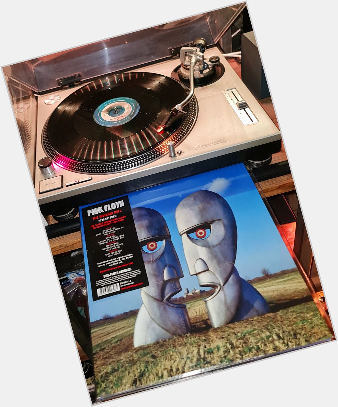          Happy Birthday to David Gilmour

...now spinning at Ed\s...

Pink Floyd - The Division Bell : High Hopes 
