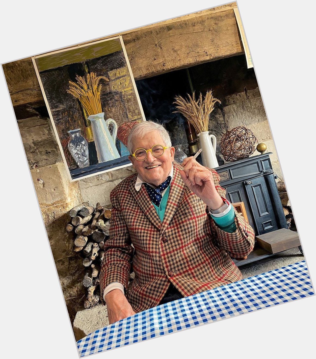 Happy birthday to this handsome man. Sir David Hockney    85 y contando  