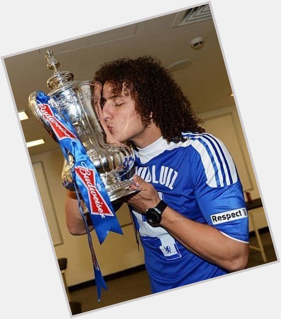  | .
.
Happy birthday to David Luiz!     .  