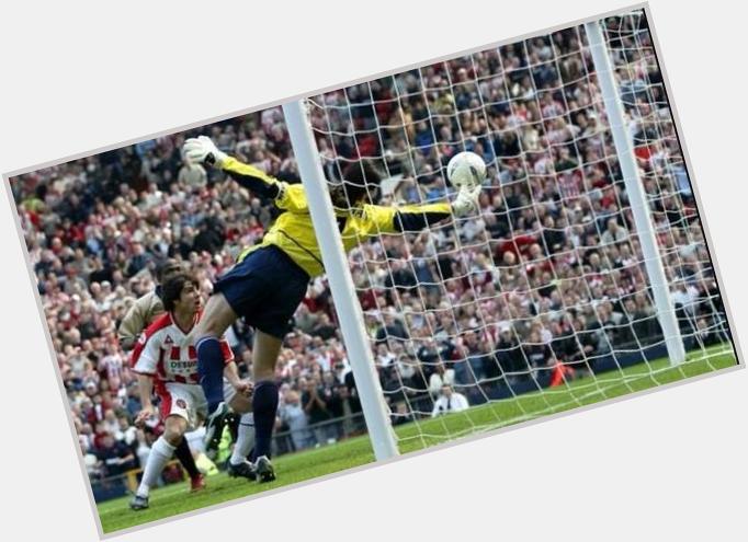 Happy 51st birthday to David Seaman. This save against Sheffield United is still my favourite of all time. 