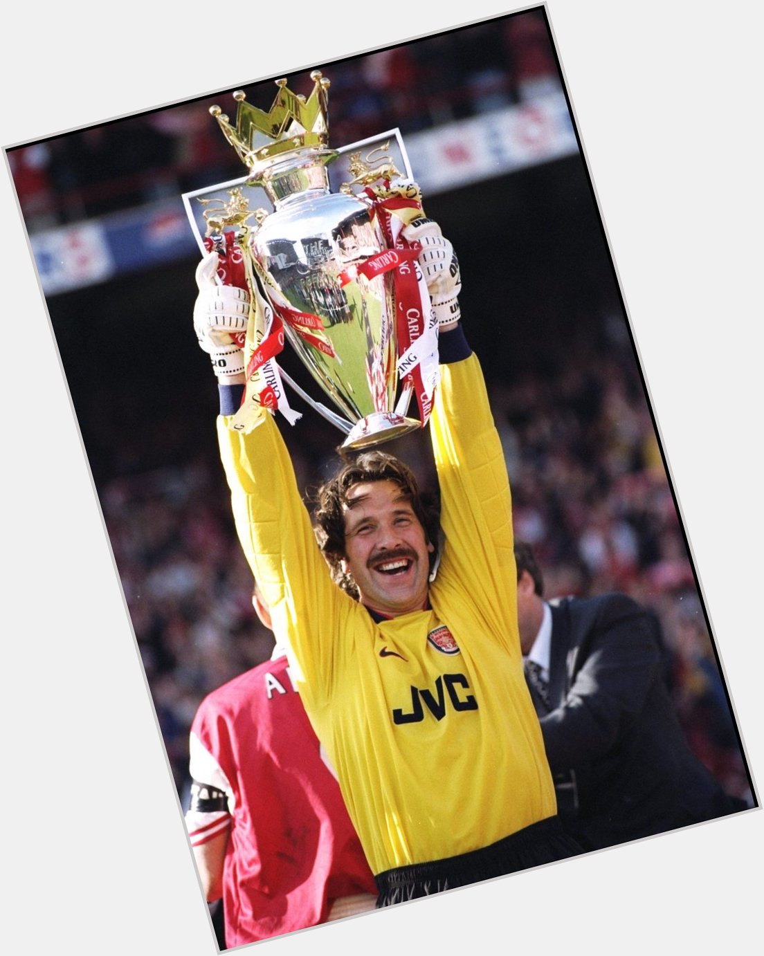 Happy 54th birthday to David Seaman! How many better keepers have there been in the PL years? 