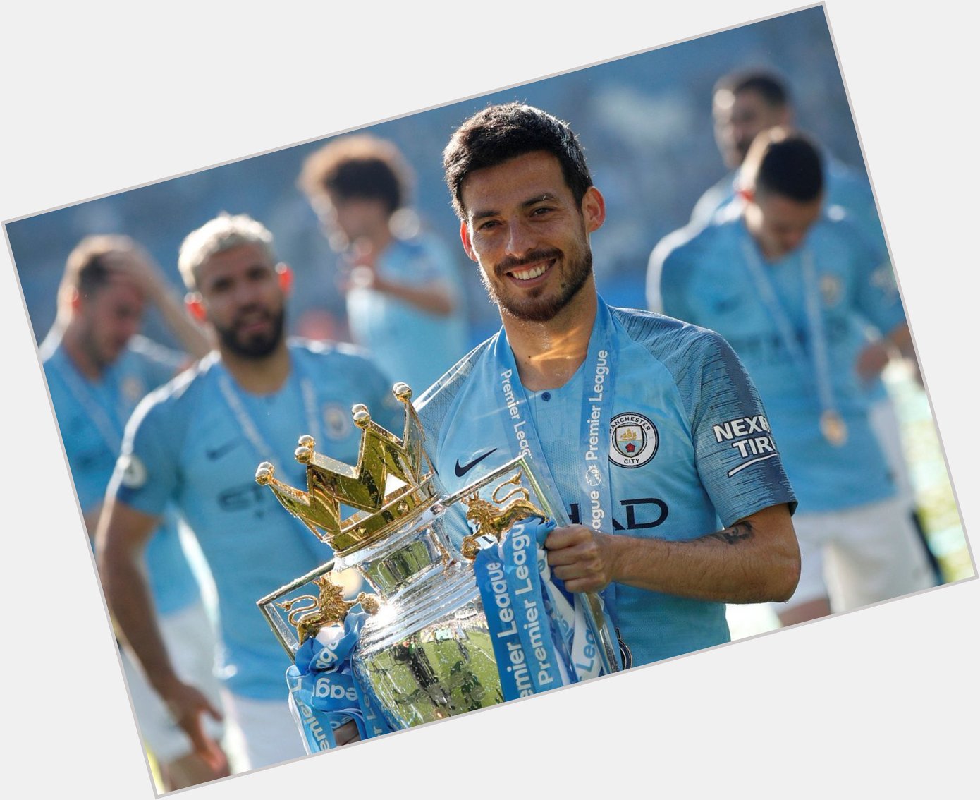 Happy Birthday to one of the greatest players to ever grace English football.

David Silva, El Mago 