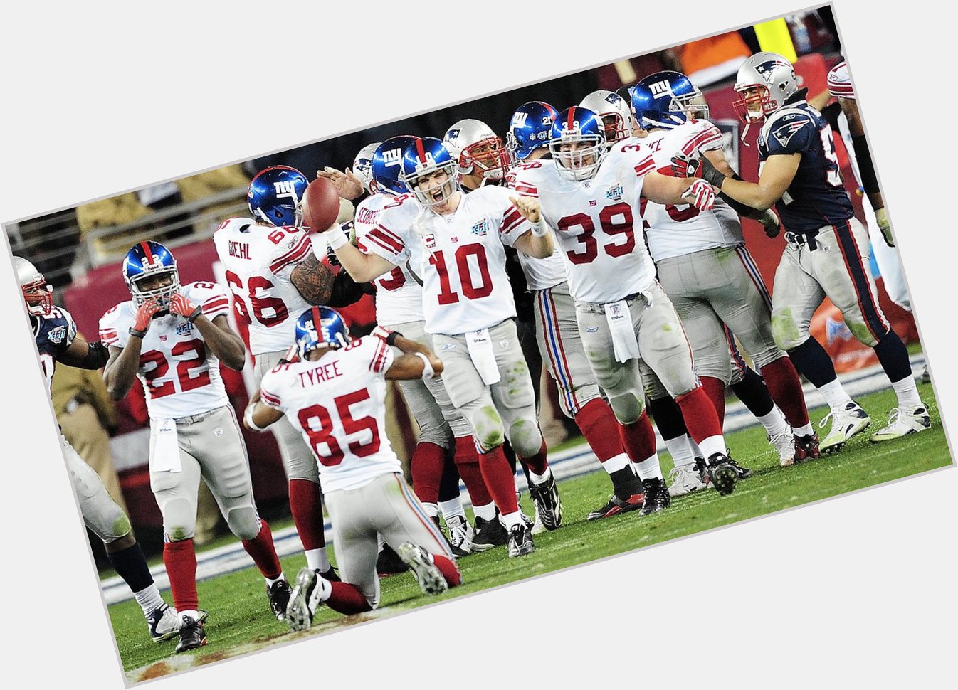 Happy birthday, David Tyree (38) and Eli Manning (37)! These guys know each other pretty well. 