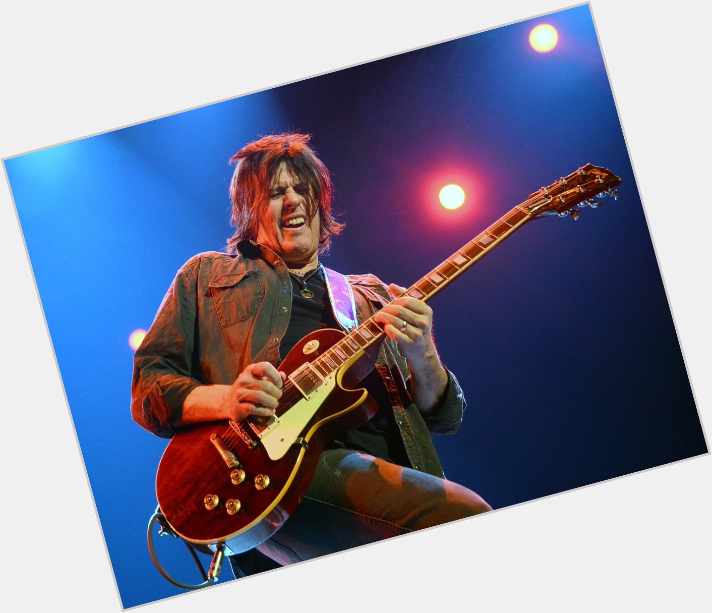 Happy birthday to Stone Temple Pilots guitarist, Dean DeLeo! he turns 58 today! 
