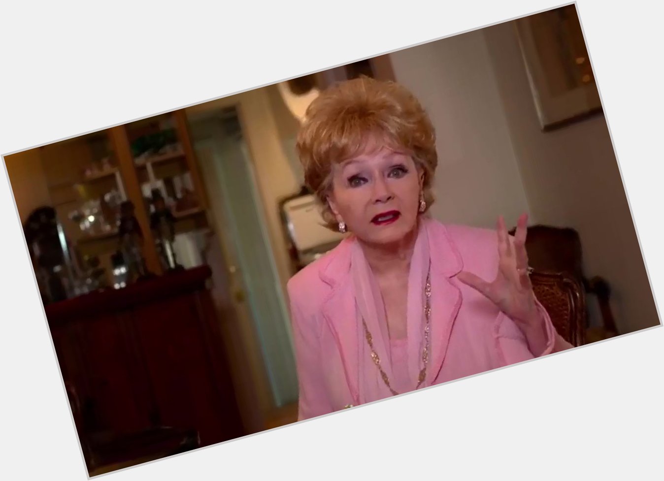 Happy Birthday Debbie Reynolds! This clip is chaotic I love it. 