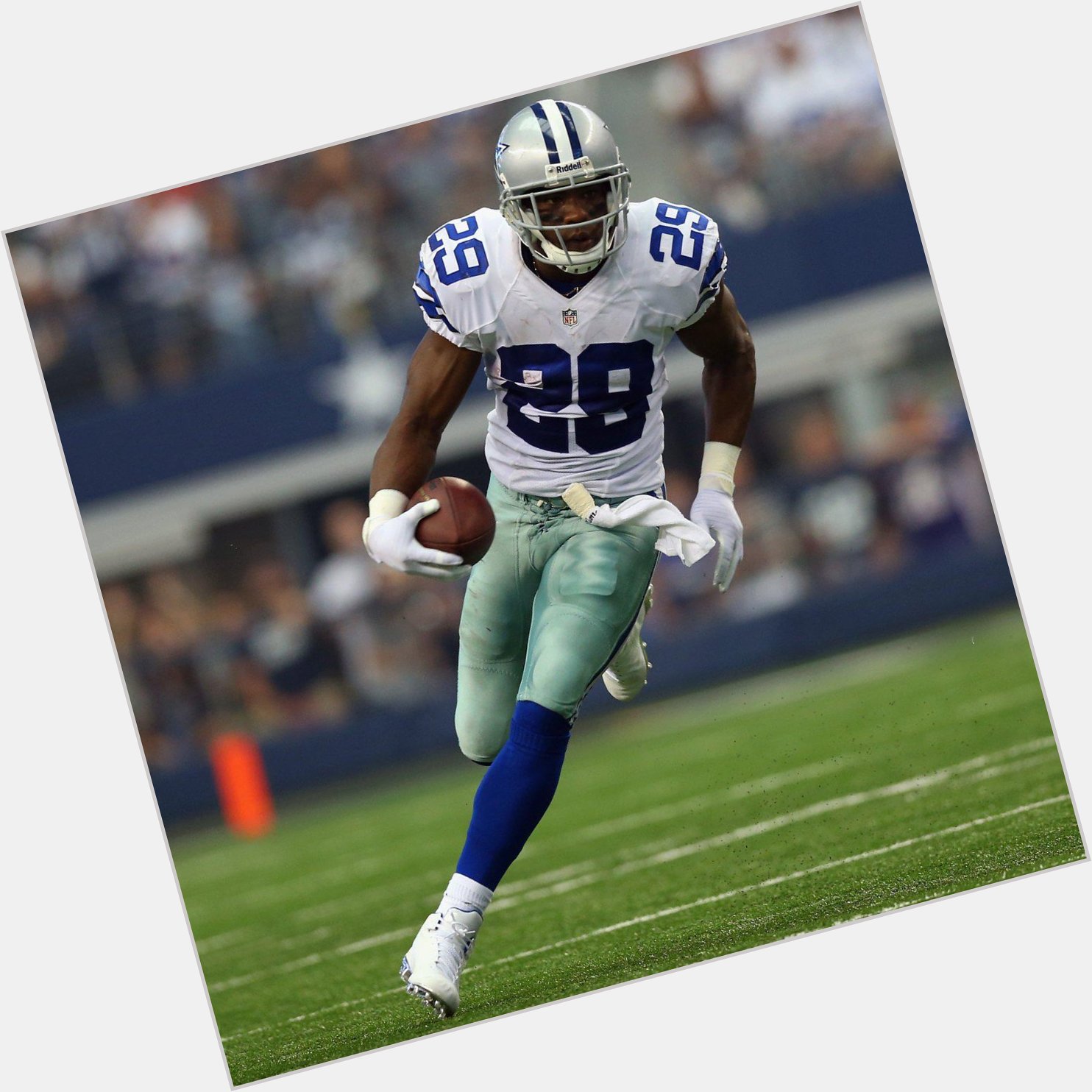 Happy Birthday to DeMarco Murray, who turns 27 today! 