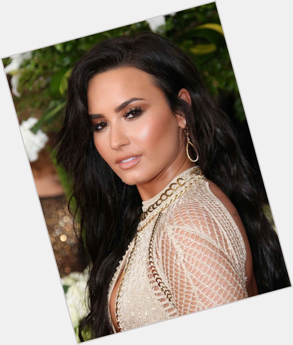 Happy birthday to the sexy, curvy and talented Demi Lovato! 