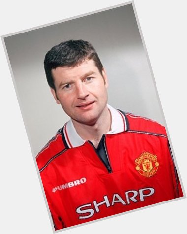   Happy Birthday to the best full back I have seen play for United - Denis Irwin  