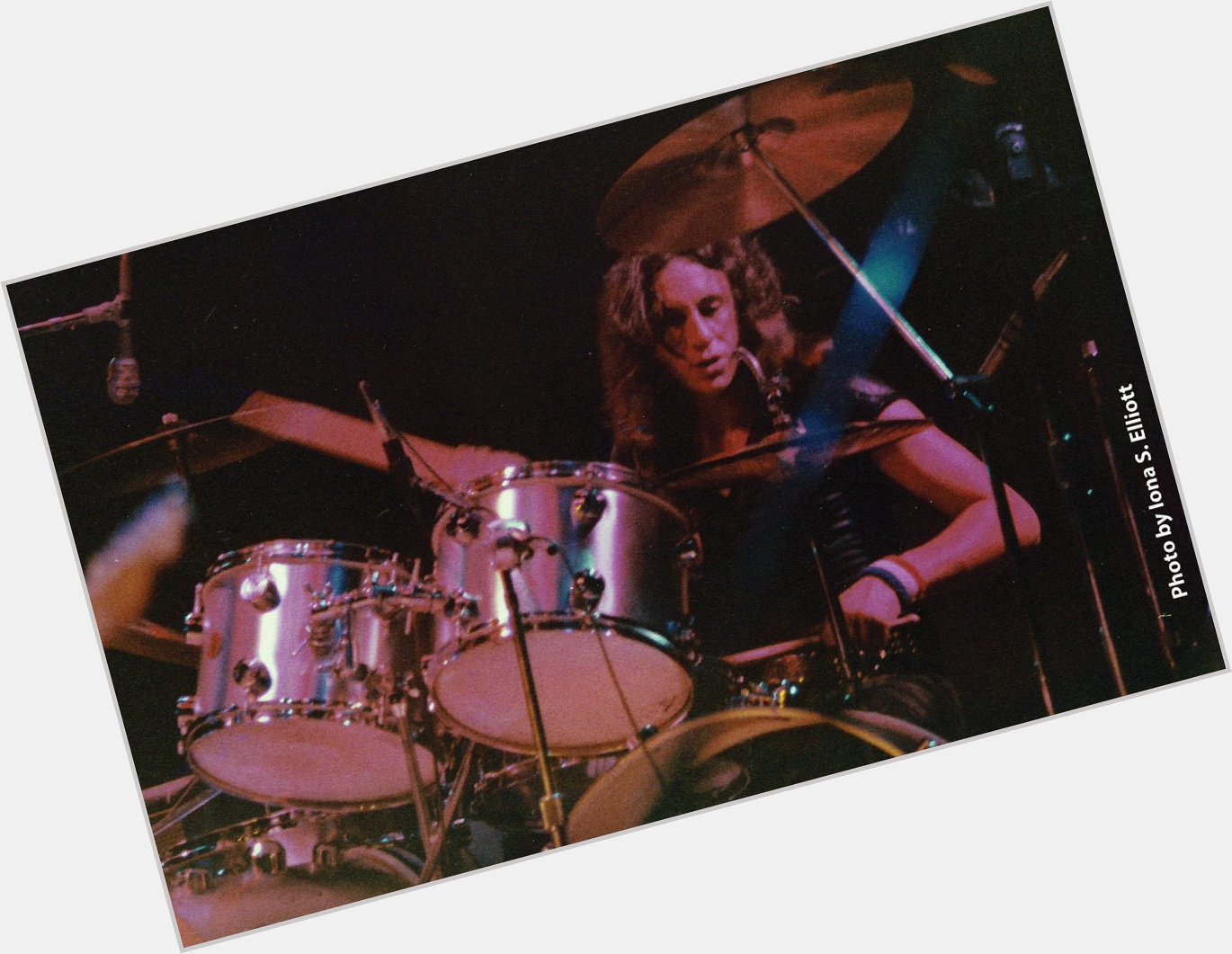 Happy birthday to original
Foreigner drummer, Dennis Elliott. 