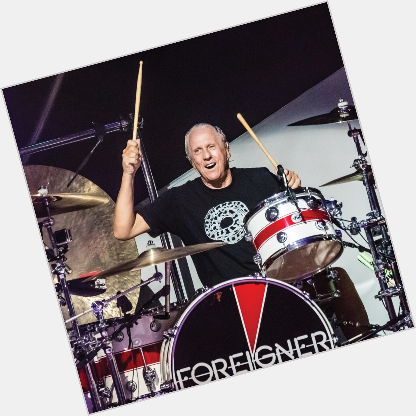 Happy 70th birthday Dennis Elliott! Let us listen to his fantastic drum beats on the Foreigner album 4. 