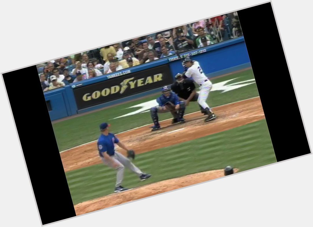 Happy 44th Birthday to Derek Jeter!

Let\s take a look back at his 1st & only slam.  