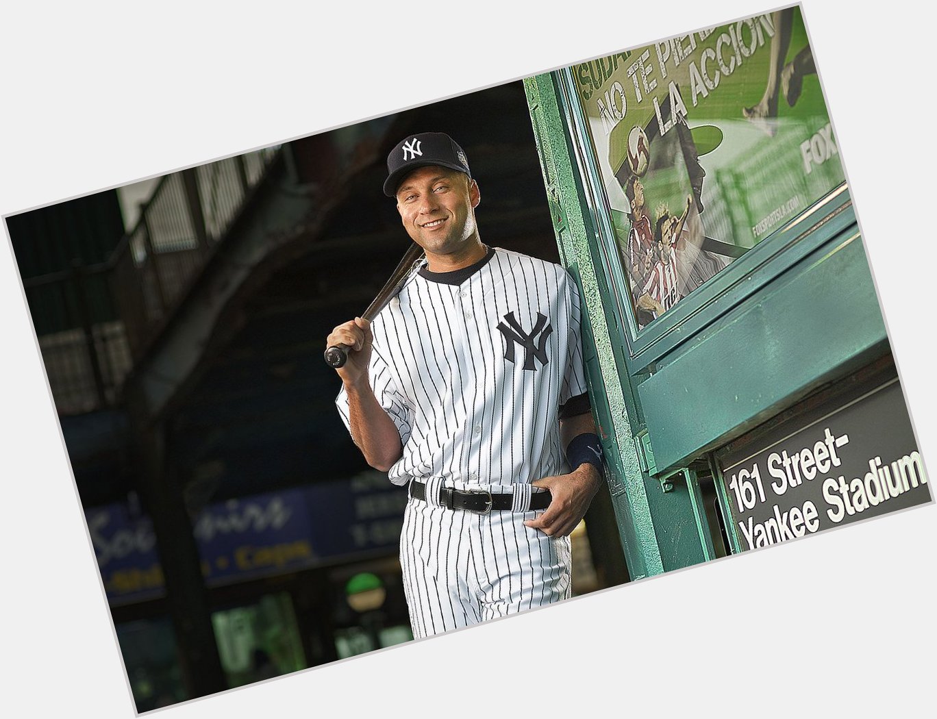 HAPPY BIRTHDAY TO THE CAPTAIN, DEREK JETER! WE LOVE YOU MAN! What\s your favorite Jeter memory?   