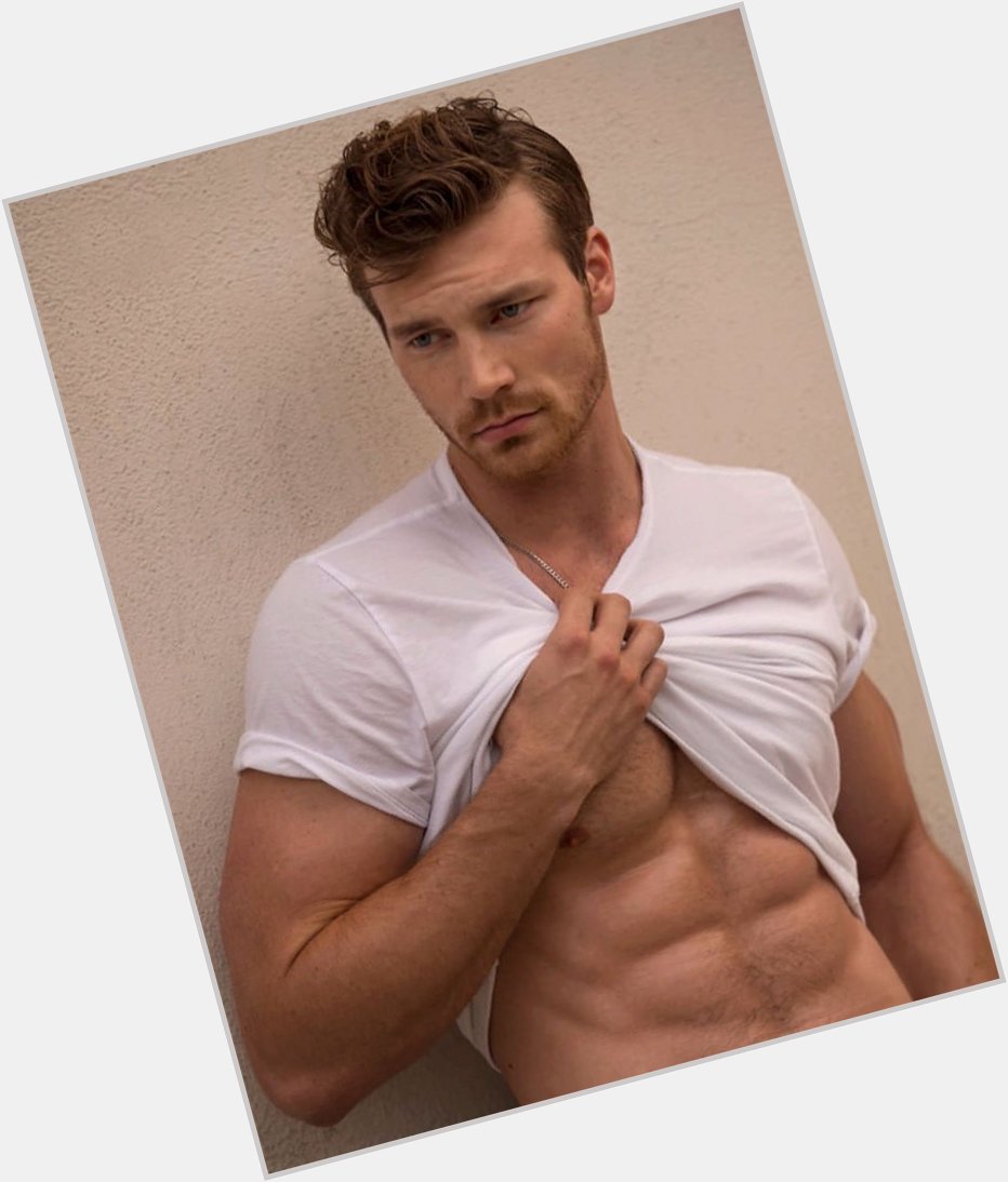 Happy birthday Derek Theler! (tbh this was just an excuse to post, yet another, pic of this man) 