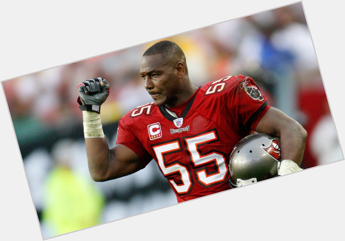 Happy Birthday to legend, Mr. Derrick Brooks!

Photos of through the years:  