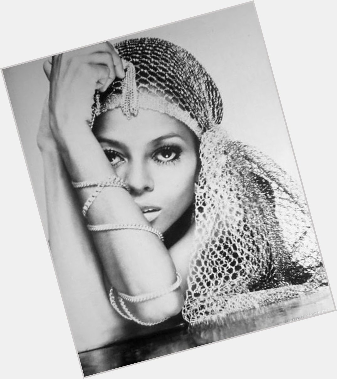Happy 75th birthday to a living legend, Diana Ross. 
