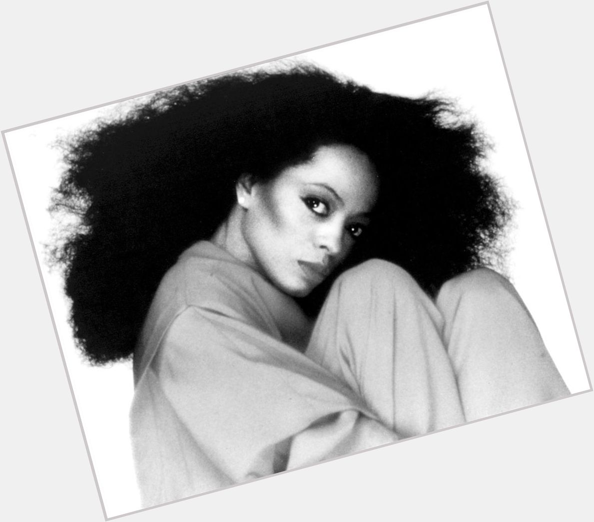 Happy 77th Birthday to the legendary Diana Ross. 

My favorite Diana song: Ease On Down The Road from The Wiz 