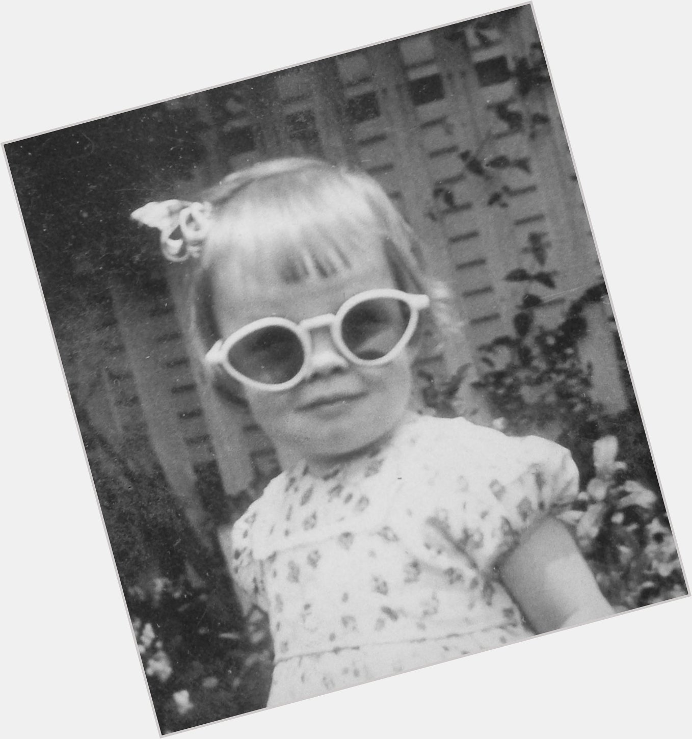 \" Happy Birthday to DIANE KEATON!
Even at 4yrs old she had her own style. 