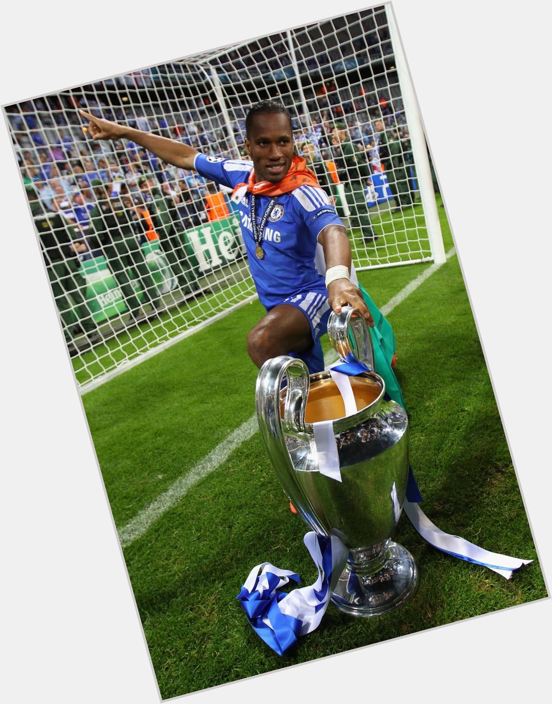 Happy birthday to 2011/12 winner Didier Drogba!  