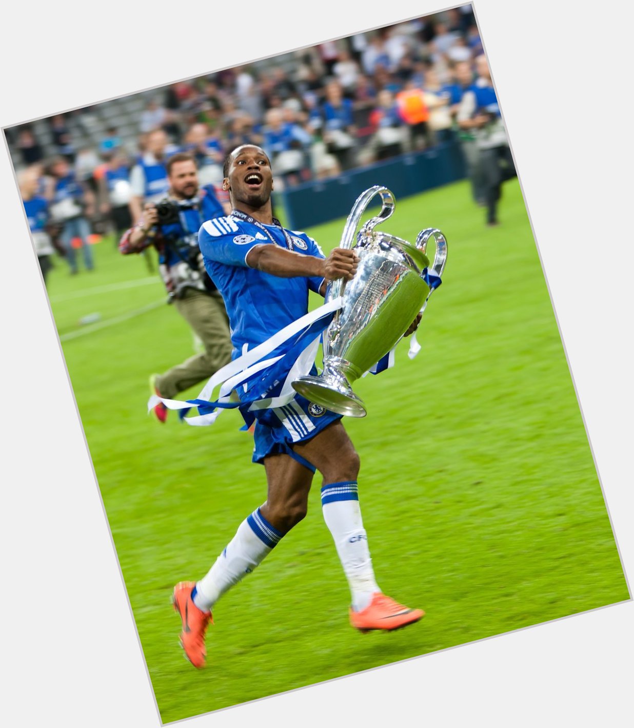 Happy birthday to king didier drogba  