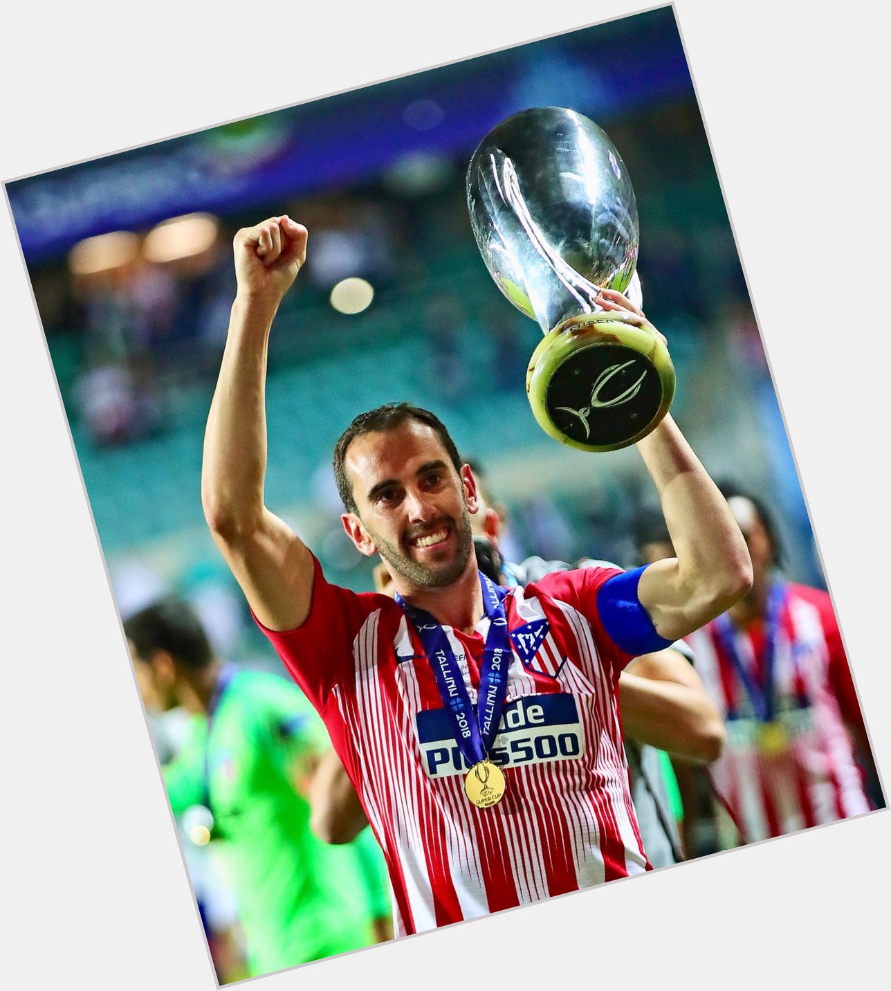 Happy birthday to one of the most decorated  defenders, Diego Godin  : Chris Brunskill/Fantasista (Getty Images) 