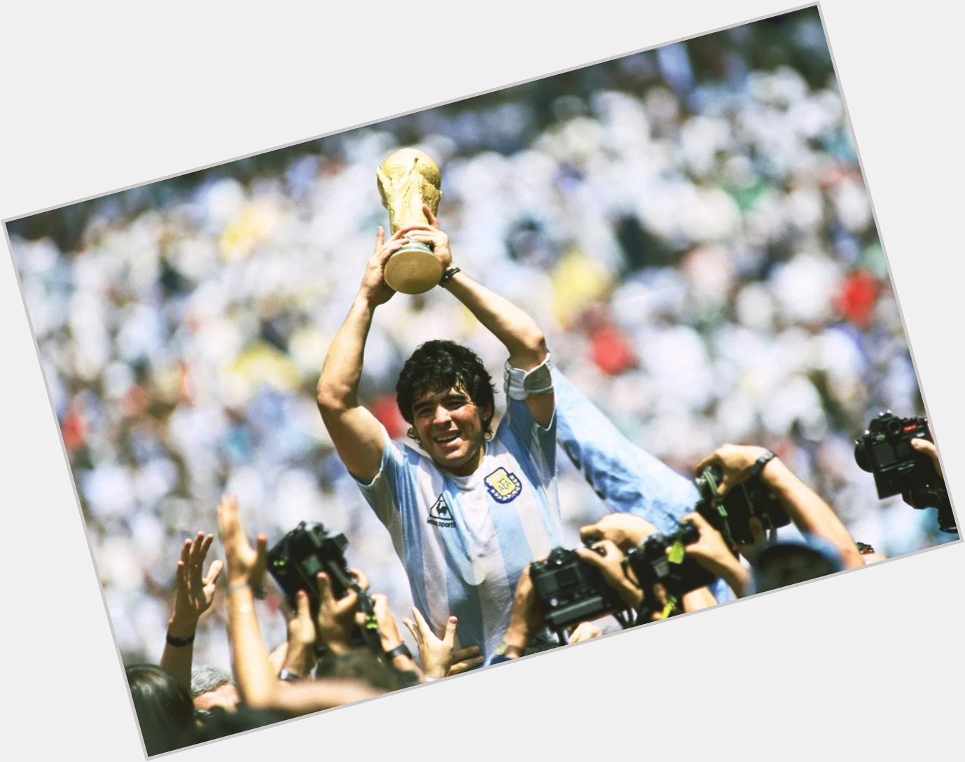 Diego Maradona would have turned 62 today.

Happy birthday, legend! 