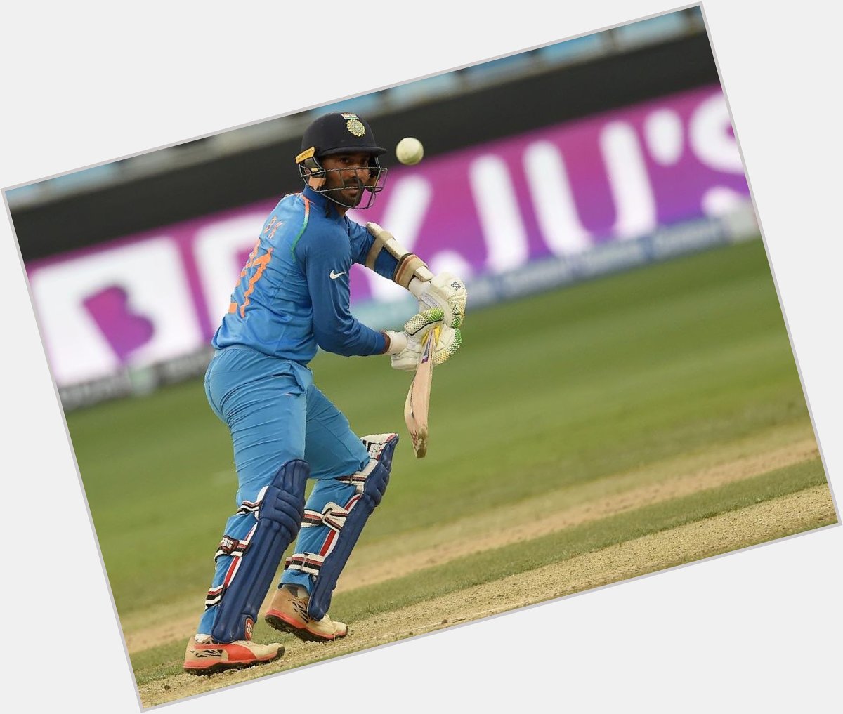 Happy birthday to  wicket-keeper batsman, Dinesh Karthik   Happy Life 