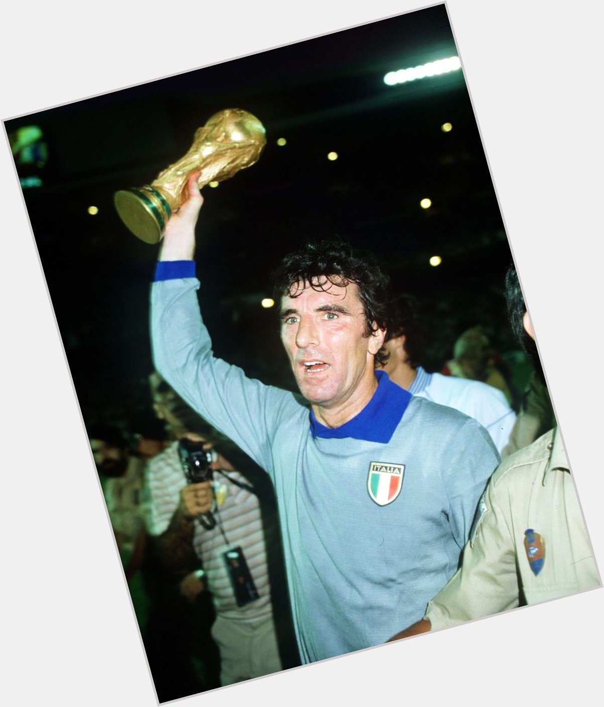 One of the all-time greats is 75 today   Happy Birthday, Dino Zoff! 