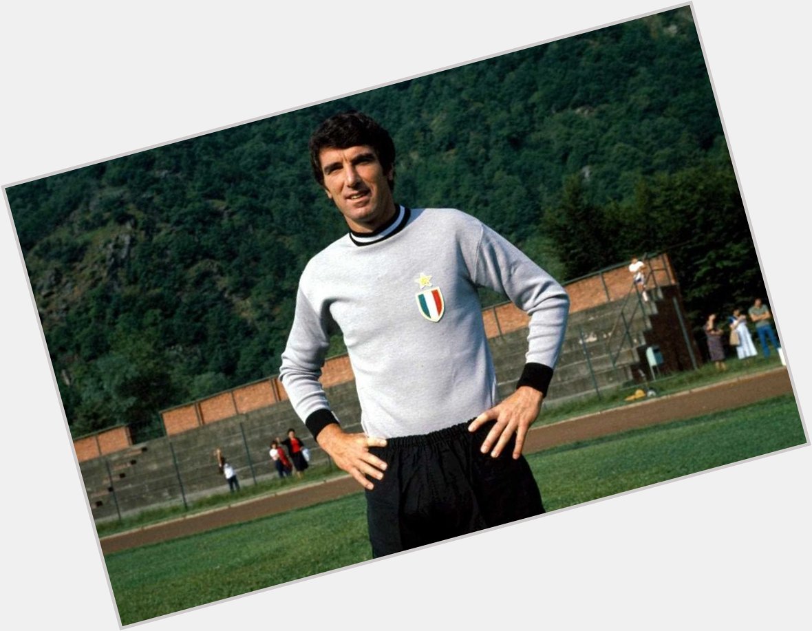 Happy birthday to legendary Italy, Juventus, Napoli, Mantova and Udinese goalkeeper Dino Zoff, who turns 77 today! 