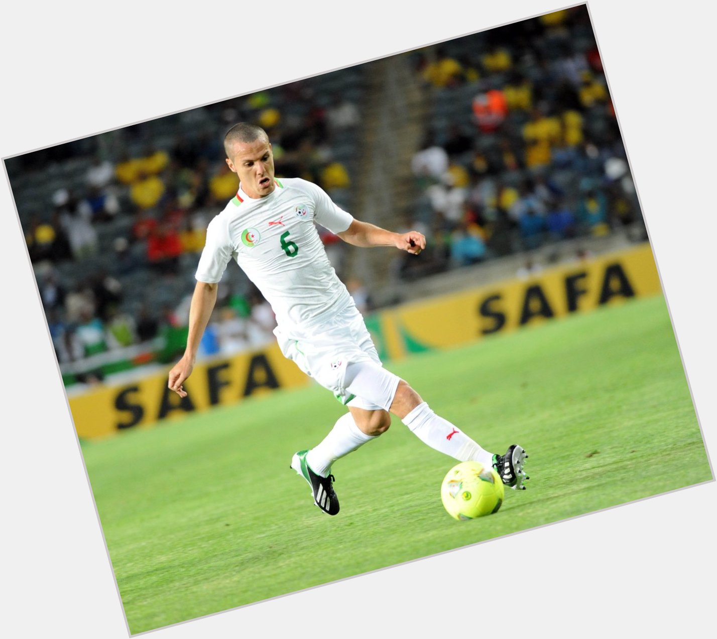  Happy birthday to Algerian international Djamel Mesbah 